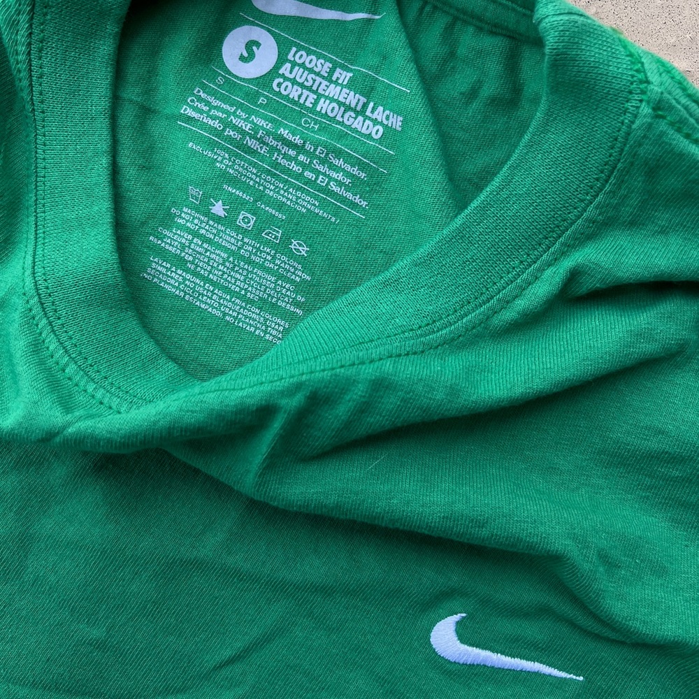 Y2K Single Swoosh Nike Shirt - Picture 2 of 3